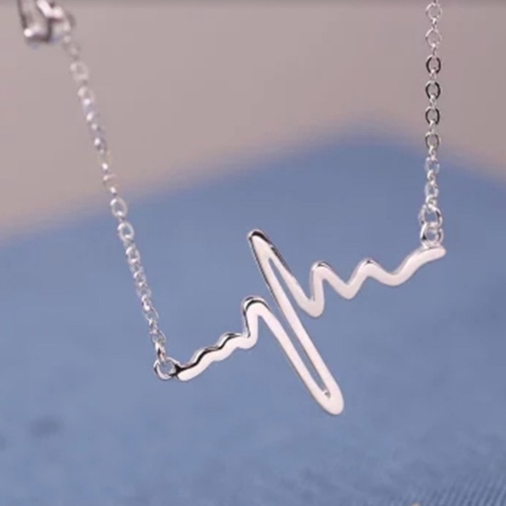 NWT EKG Fashion Necklace Heartbeat